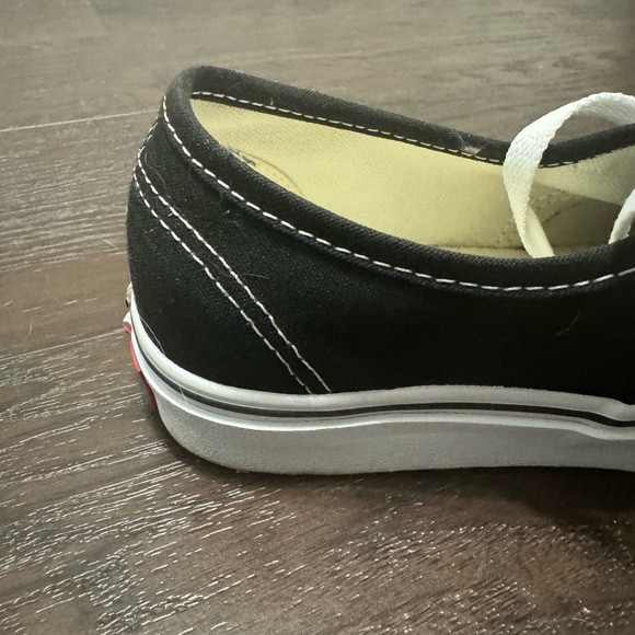 Vans Authentic Shoe. Size 7. Color Black. - Picture 4 of 15